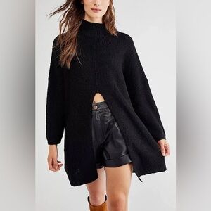 Free People FP Beach coco sweater black
size medium
good condition